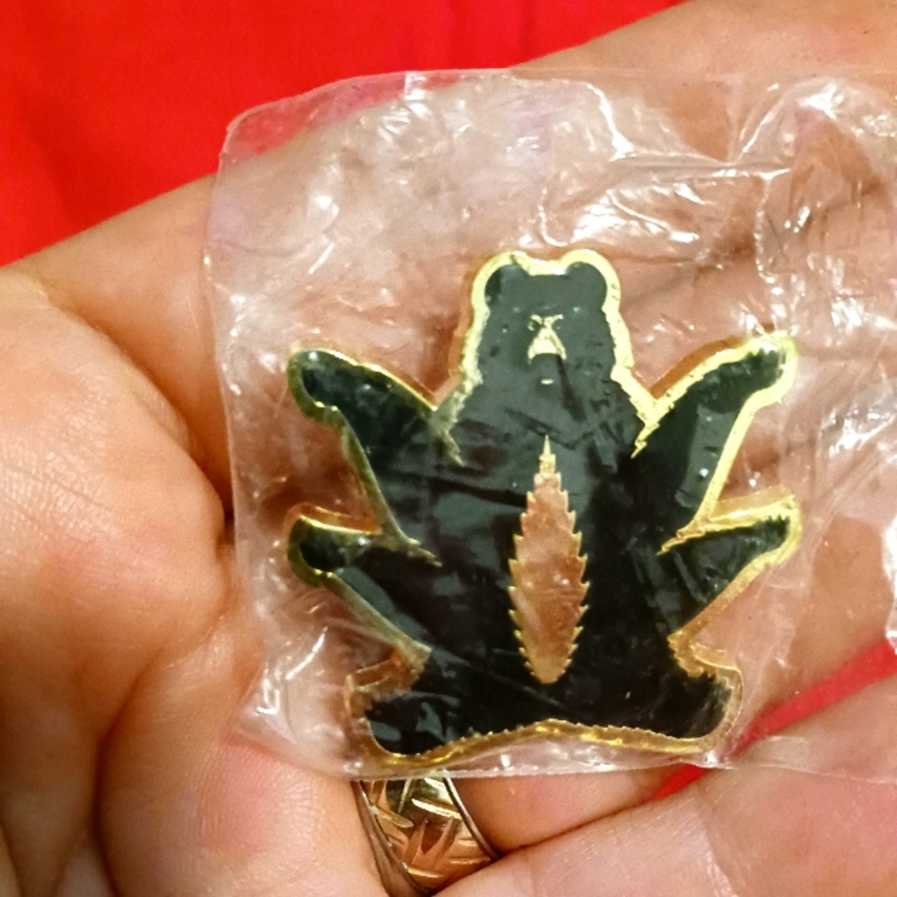 420 EMERALD SKY EDIBLES PIN.💚🌿🌱💚